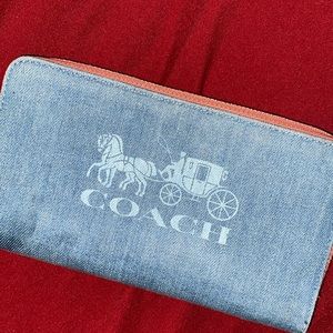 PLEASE READ DESCRIPTION: Coach denim wallet slight stains (look at pics)